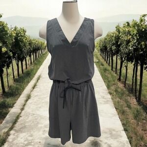 Stylus Gray M Sleeveless Romper Casual Summer Lightweight Casual Chic Minimalist